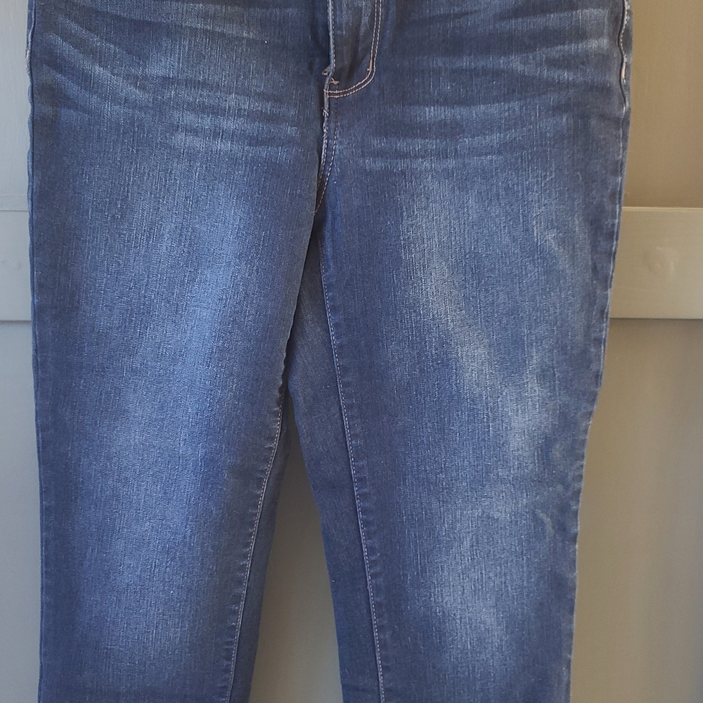 Time and Tru Women's Straight Leg Jeans - Blue